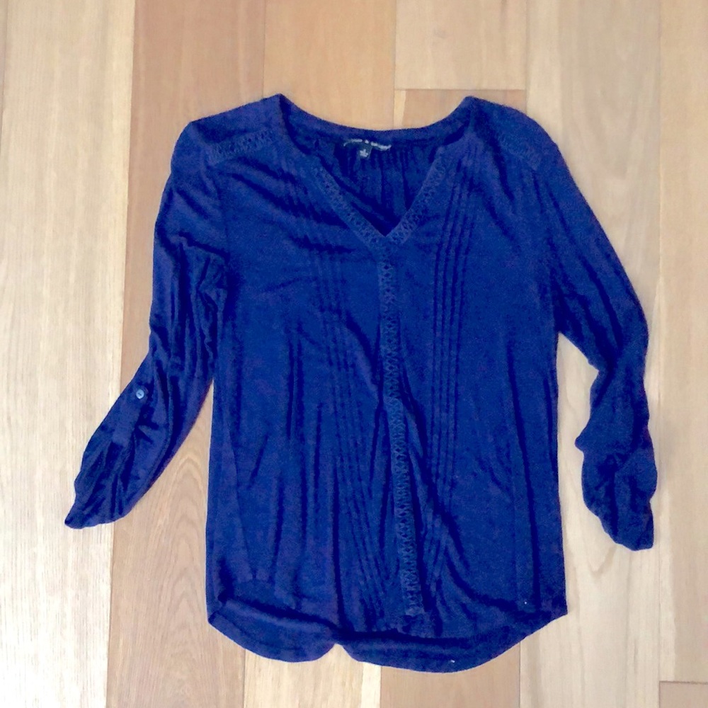 Navy blue three quarter sleeve shirt